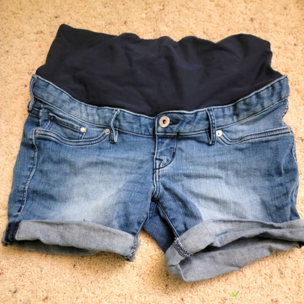 H & M &DENIM Mama maternity shorts size 10